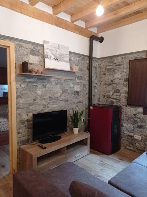 Casa Rural Gueilones, Parque Natural De Ponga Sobrefoz Ngoại thất bức ảnh