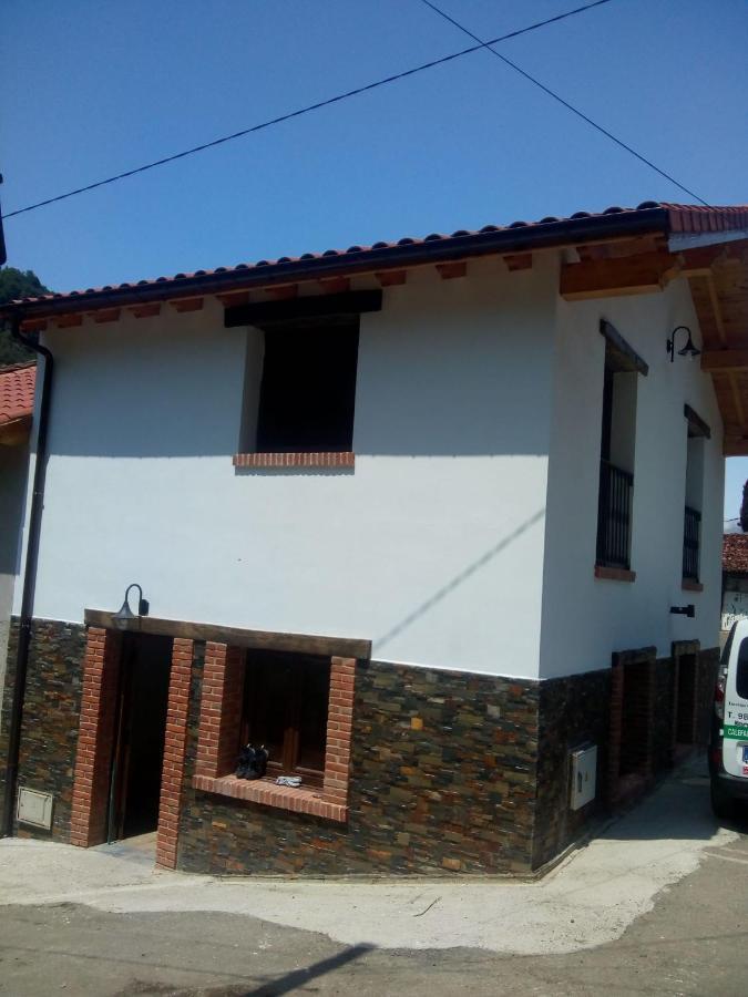 Casa Rural Gueilones, Parque Natural De Ponga Sobrefoz Ngoại thất bức ảnh